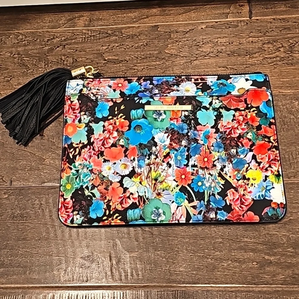 Steve Madden Flowered Clutch NWOT